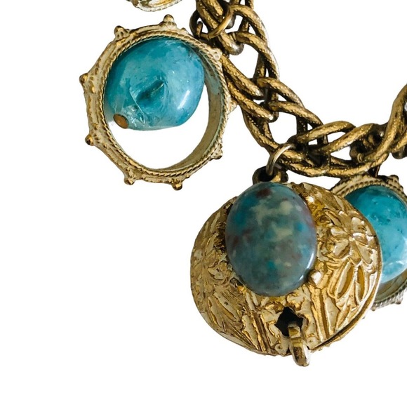 1950s Fun Vintage Blue Art Glass Crystal Pearl Chunky Charm BRACELET - Picture 9 of 9